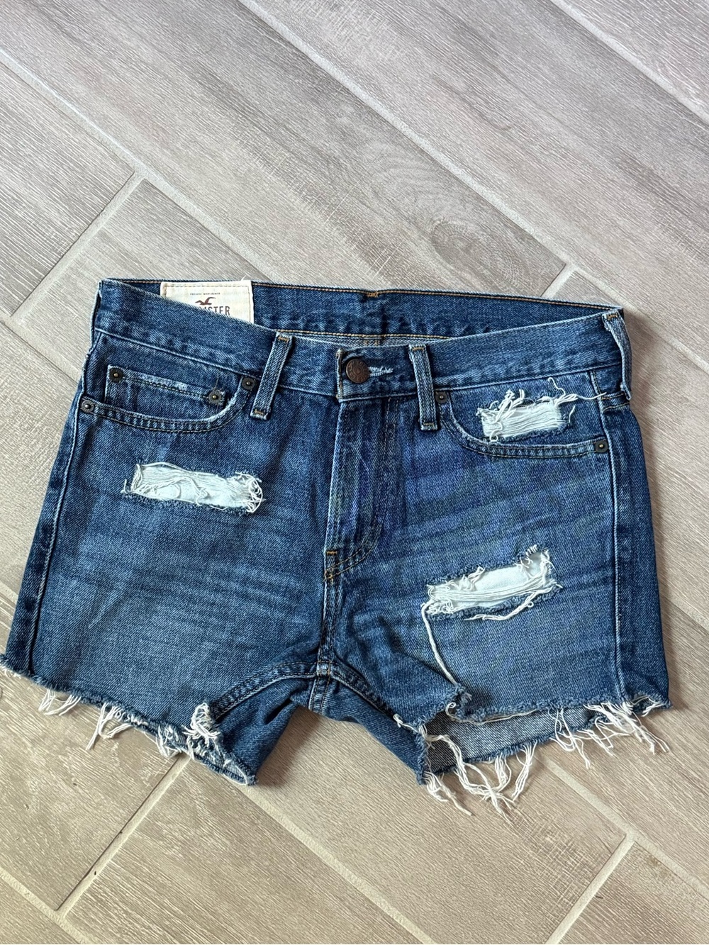 hollister cut-off shorts